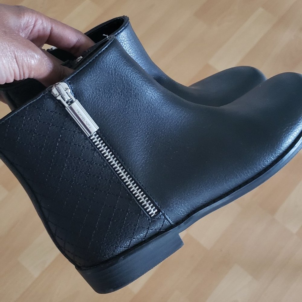 Micheal Kors leather ankle boots